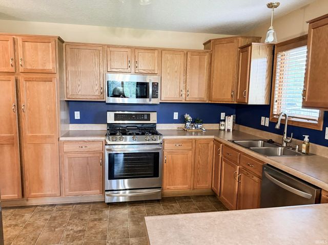 9418 Greyhawk Drive, Fort Wayne, IN 46835