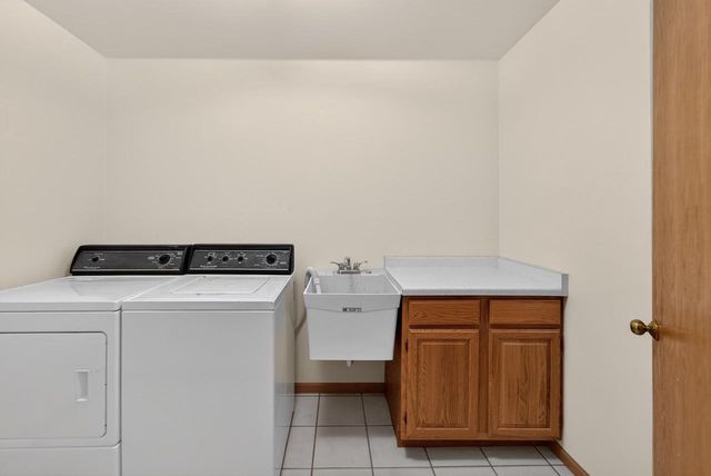 1214-1216 N High Point Road, Middleton, WI 53562