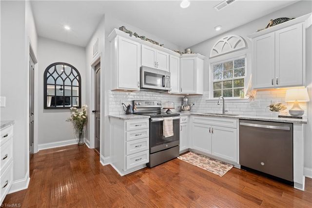 4484 River Gate Drive, Clemmons, NC 27012