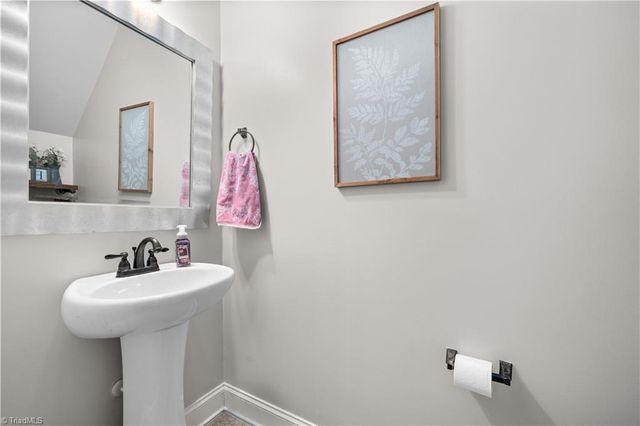 4484 River Gate Drive, Clemmons, NC 27012