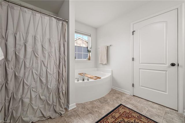 4484 River Gate Drive, Clemmons, NC 27012