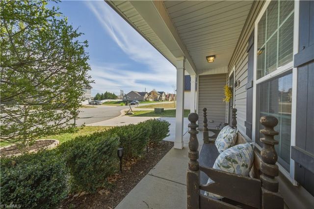 4484 River Gate Drive, Clemmons, NC 27012