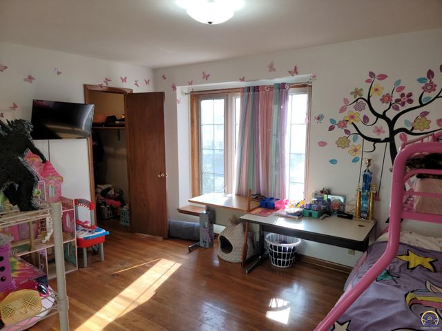 3220 SW MacVicar CT, Topeka, KS 66611