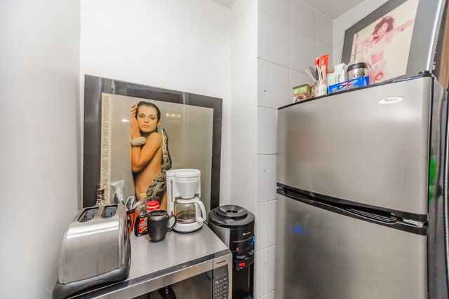 1103 N Western Avenue, Chicago, IL 60622