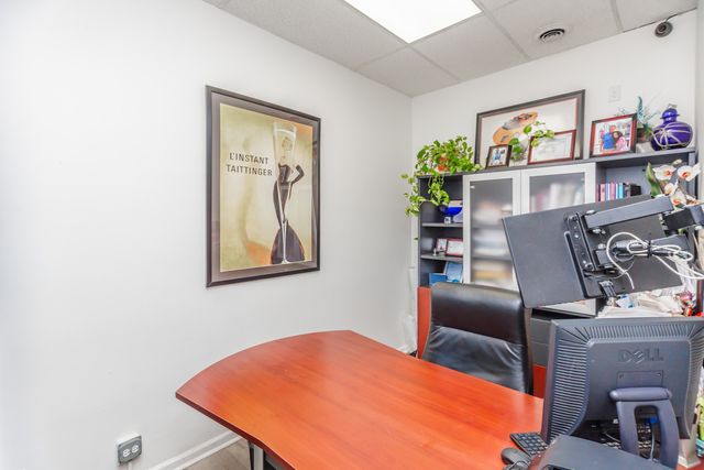 1103 N Western Avenue, Chicago, IL 60622