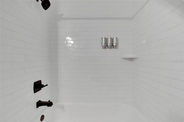 3002 E 38TH AVENUE, Tampa, FL 33610