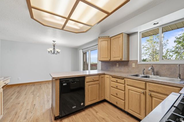 1639 W 4575 S, Roy, UT 84067