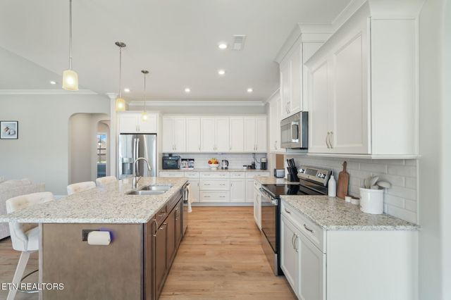 295 Bittersweet Lane, Lenoir City, TN 37771