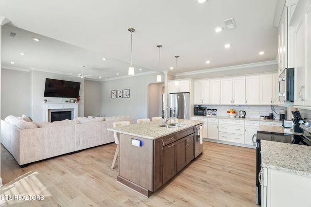 295 Bittersweet Lane, Lenoir City, TN 37771