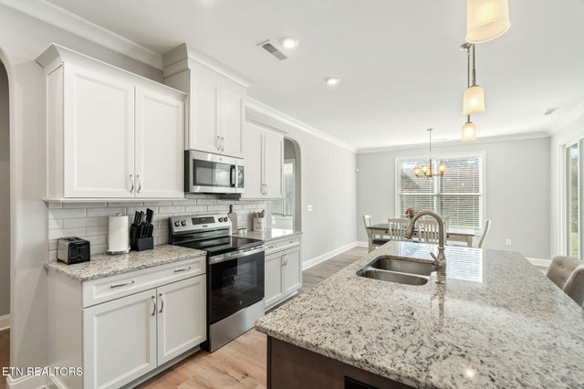 295 Bittersweet Lane, Lenoir City, TN 37771