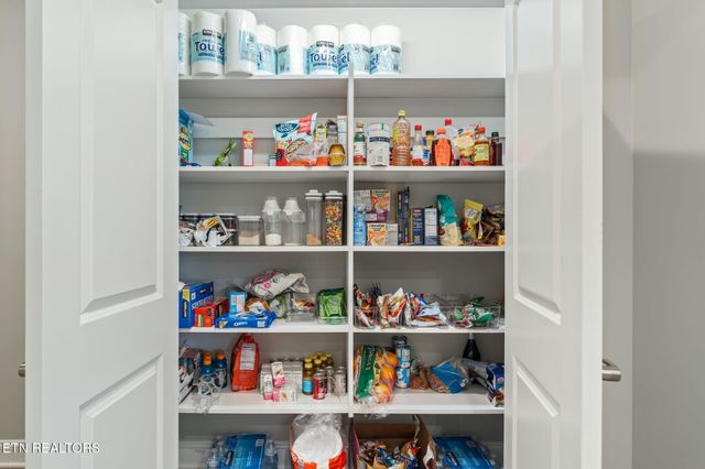 295 Bittersweet Lane, Lenoir City, TN 37771