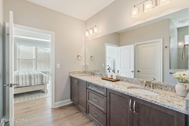 295 Bittersweet Lane, Lenoir City, TN 37771