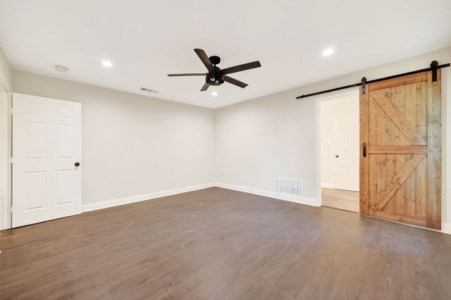 1002 Meridith Drive, Terrell, TX 75160