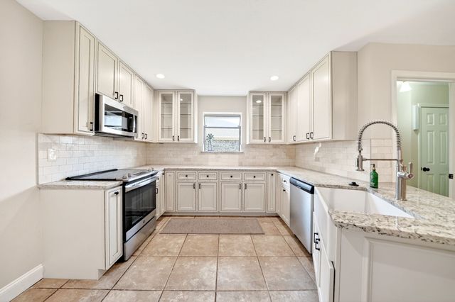 1002 Meridith Drive, Terrell, TX 75160