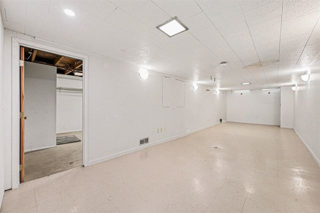 31618 Haldane Street, Livonia, MI 48152