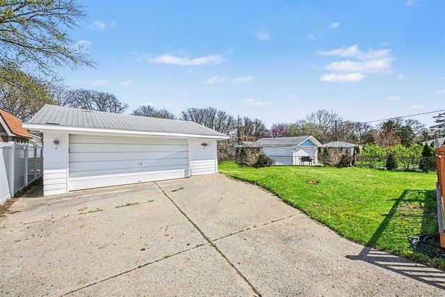 31618 Haldane Street, Livonia, MI 48152