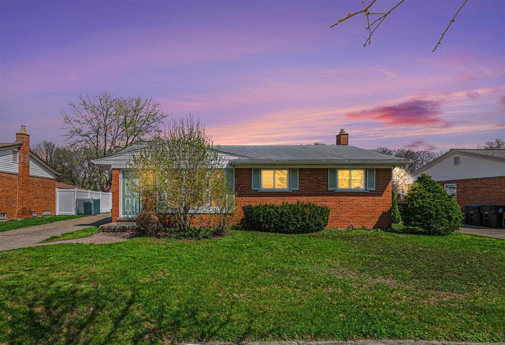 31618 Haldane Street, Livonia, MI 48152