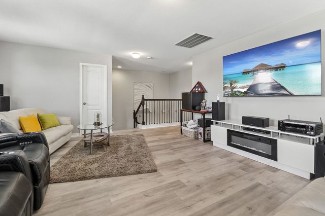 716 Snowy Orchid Lane, Desoto, TX 75115