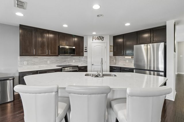 716 Snowy Orchid Lane, Desoto, TX 75115