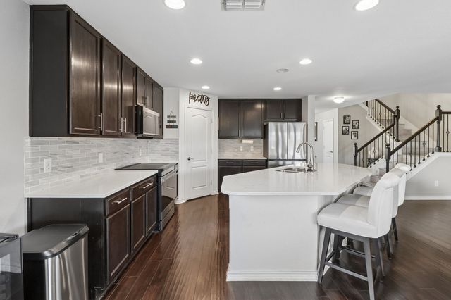 716 Snowy Orchid Lane, Desoto, TX 75115