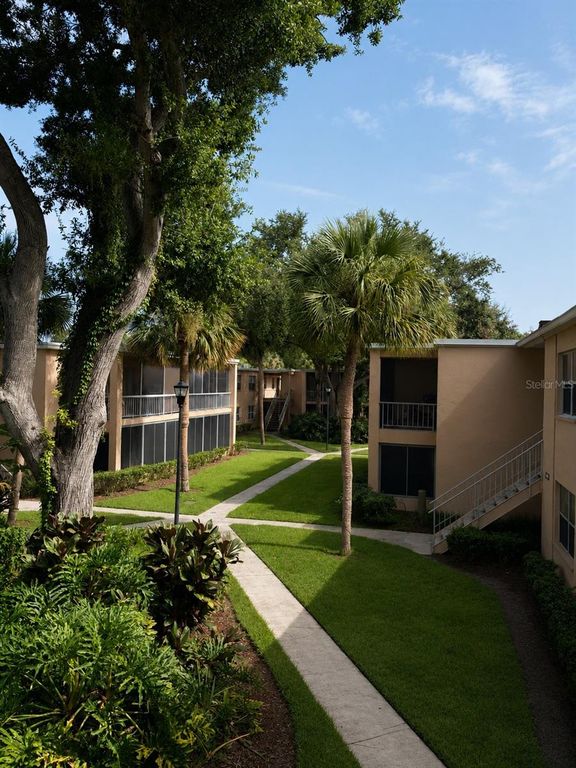 Image 2 of property listing at 4701 CHRISTA COURT 341, Tampa, FL 33614