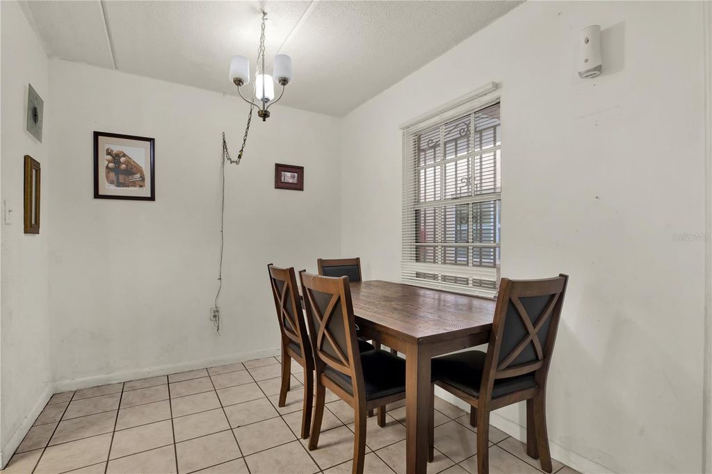 Image 17 of property listing at 4701 CHRISTA COURT 341, Tampa, FL 33614