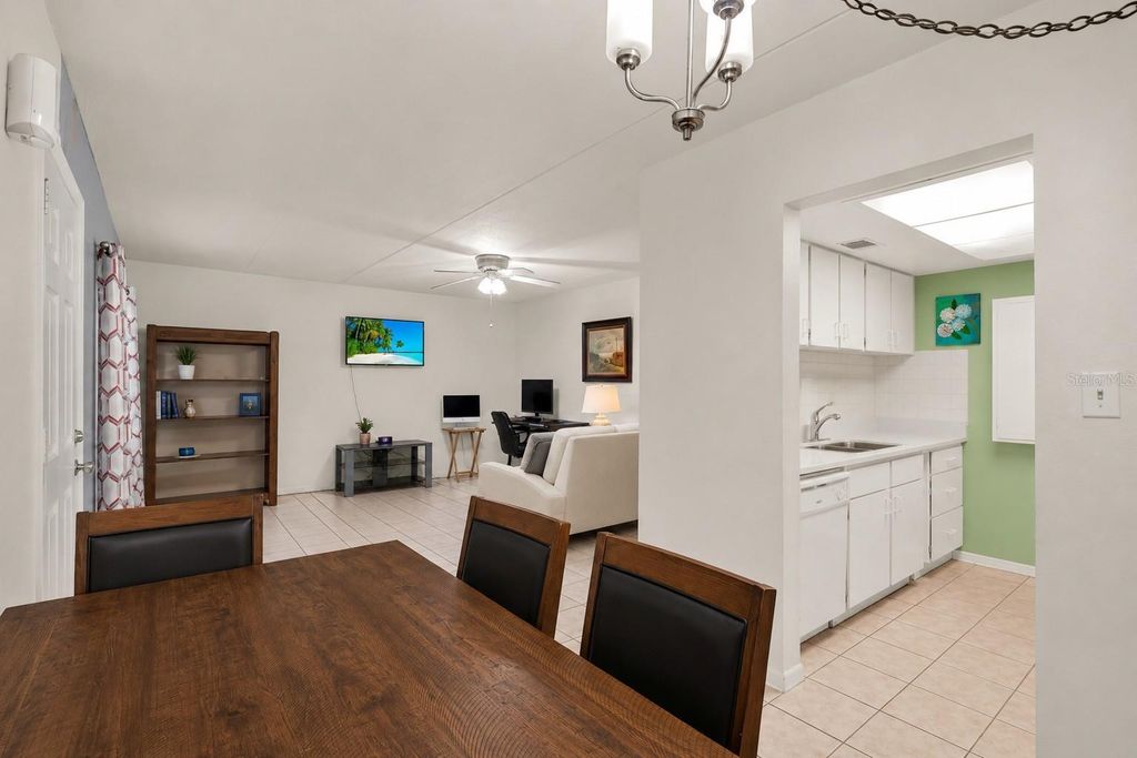 Image 18 of property listing at 4701 CHRISTA COURT 341, Tampa, FL 33614