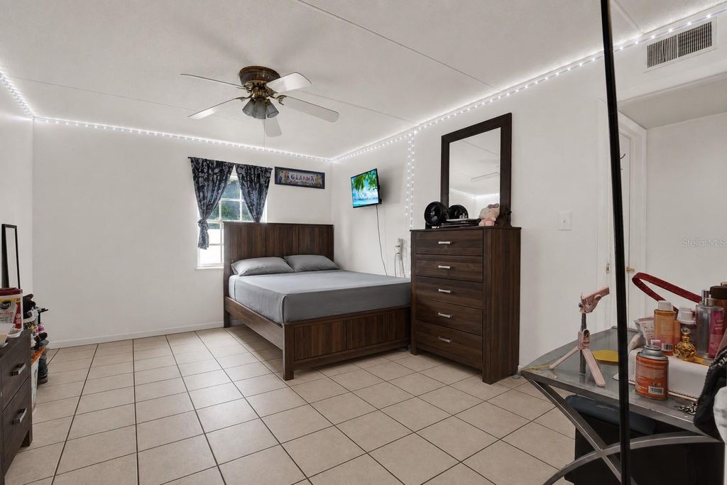 Image 31 of property listing at 4701 CHRISTA COURT 341, Tampa, FL 33614
