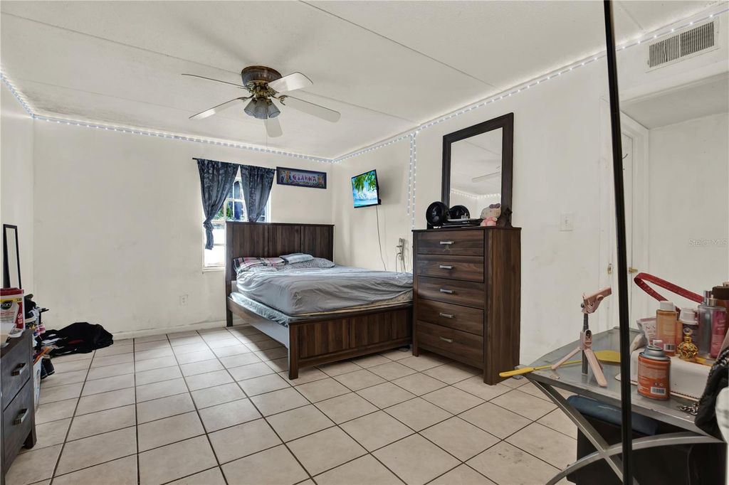 Image 32 of property listing at 4701 CHRISTA COURT 341, Tampa, FL 33614