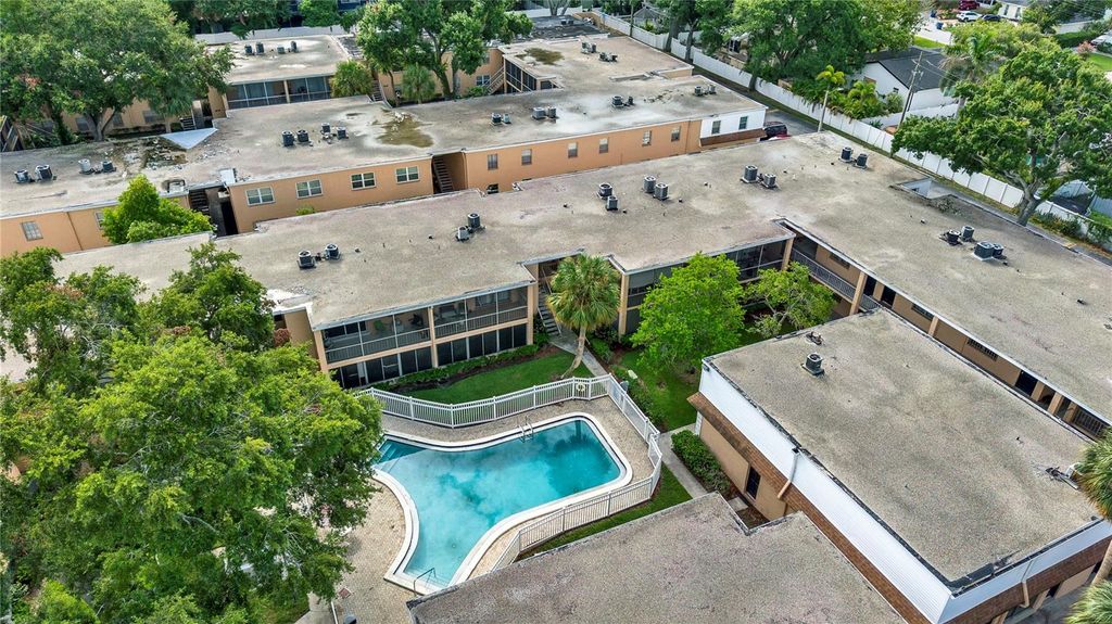 Image 37 of property listing at 4701 CHRISTA COURT 341, Tampa, FL 33614