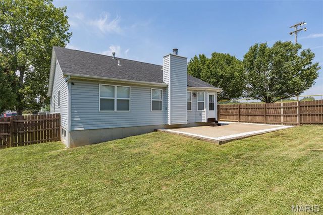 500 Osprey Court, Winfield, MO 63389
