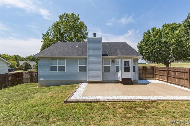 500 Osprey Court, Winfield, MO 63389
