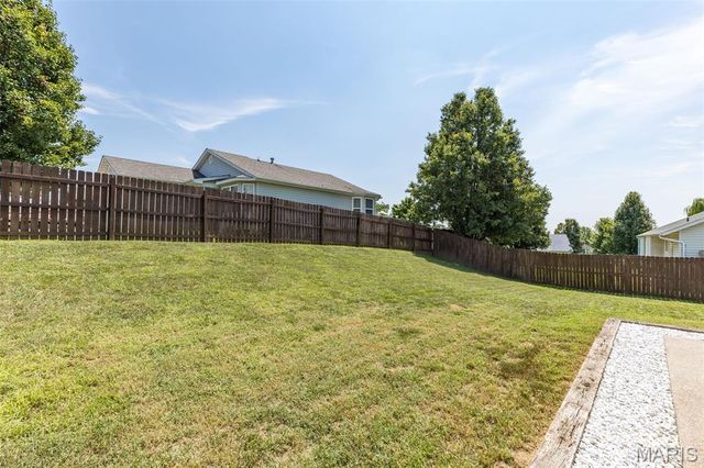 500 Osprey Court, Winfield, MO 63389