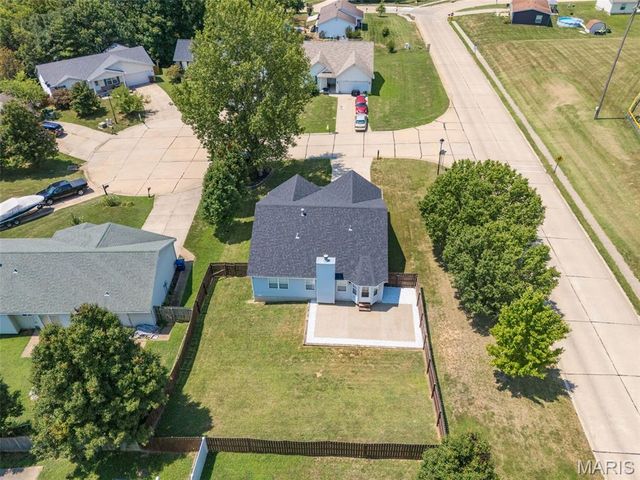 500 Osprey Court, Winfield, MO 63389