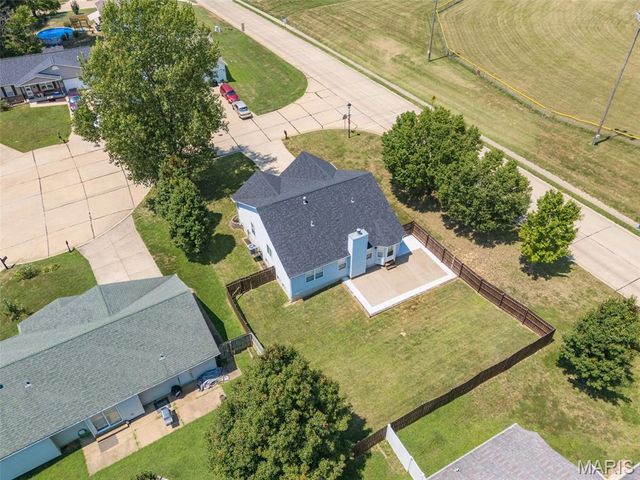 500 Osprey Court, Winfield, MO 63389