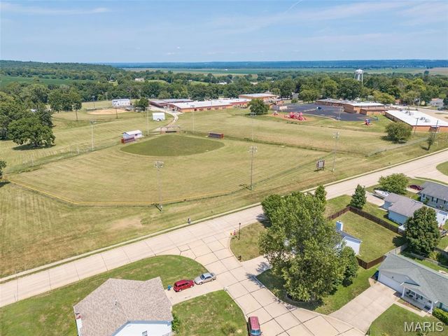 500 Osprey Court, Winfield, MO 63389