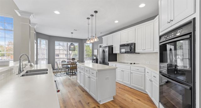 18702 Venture DR, Point Venture, TX 78645