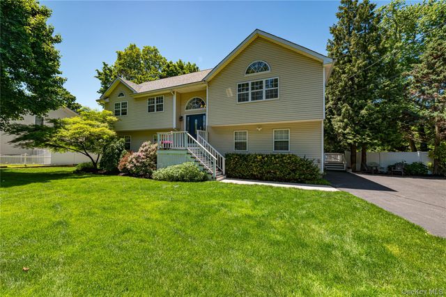 94 Woodhull Road, Huntington, NY 11743