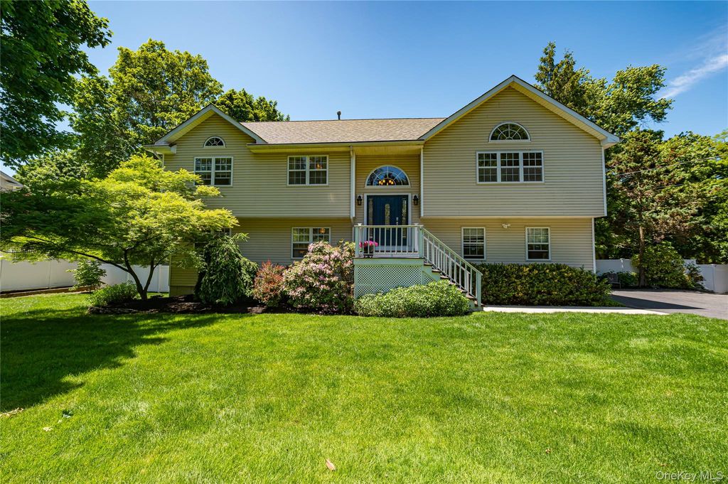 94 Woodhull Road, Huntington, NY 11743