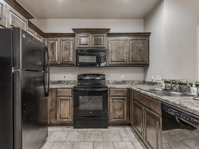 915 SW 92nd Street, Oklahoma City, OK 73139