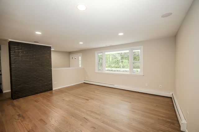 44 Shannon Road, Salem, NH 03079