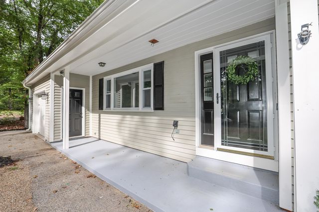 44 Shannon Road, Salem, NH 03079