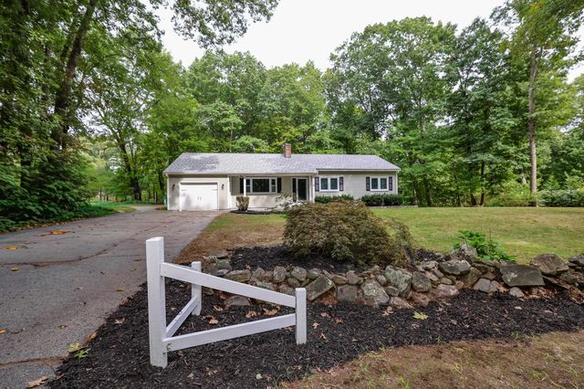 44 Shannon Road, Salem, NH 03079