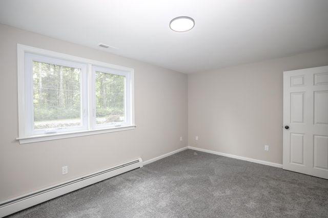 44 Shannon Road, Salem, NH 03079