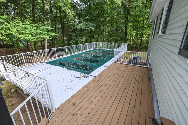 44 Shannon Road, Salem, NH 03079