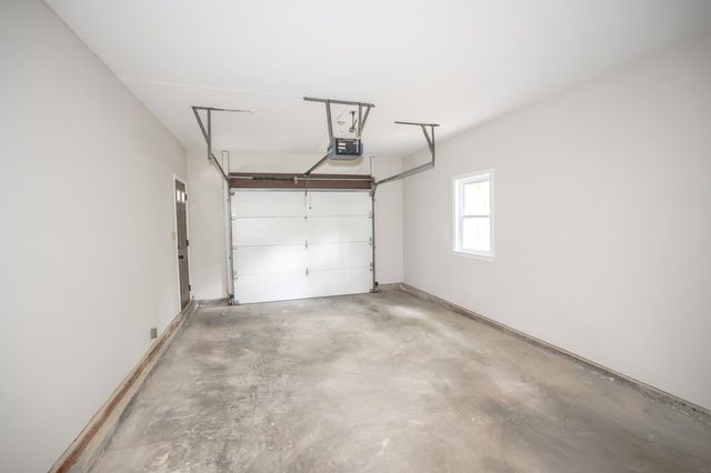 44 Shannon Road, Salem, NH 03079