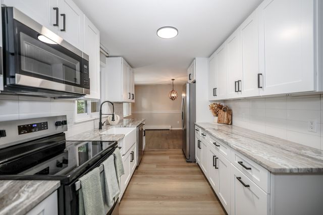 44 Shannon Road, Salem, NH 03079
