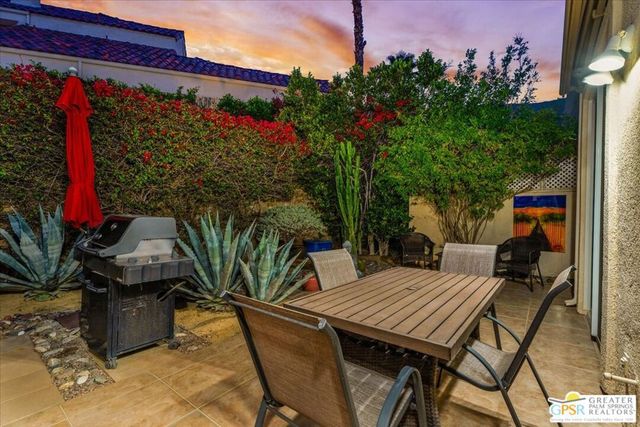 245 Canyon Circle 35, Palm Springs, CA 92264
