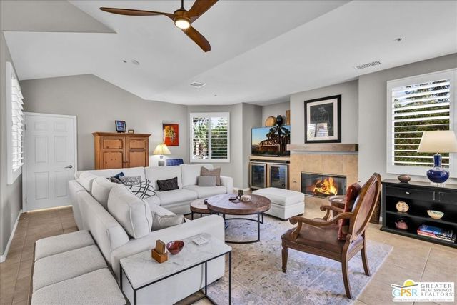 245 Canyon Circle 35, Palm Springs, CA 92264