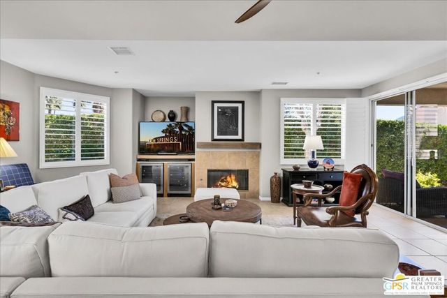 245 Canyon Circle 35, Palm Springs, CA 92264